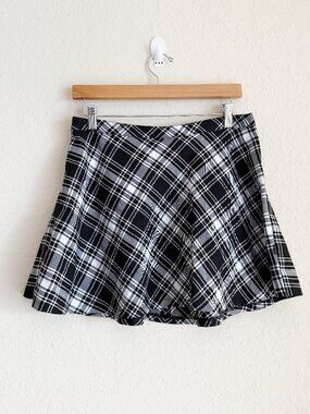 Tripp NYC Black Plaid Mini Skirt Size Medium